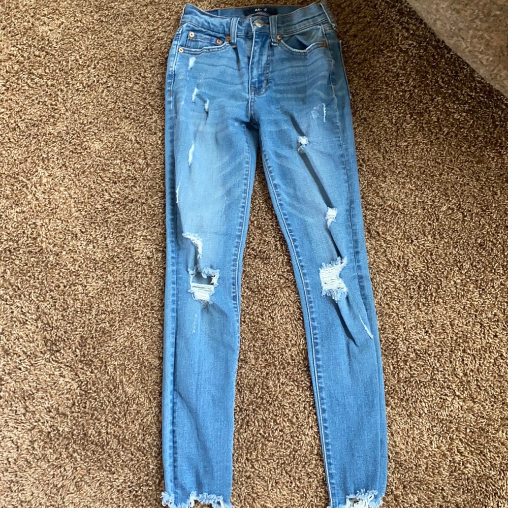 COPY - Ripped jeans